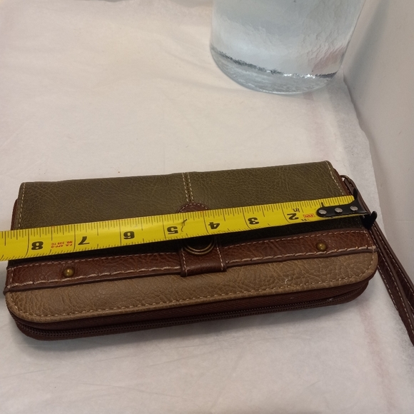 Boc Born Concept Wrist Wallet Womens Green & Brown Vinyl Faux Leather Zipper - Picture 7 of 7